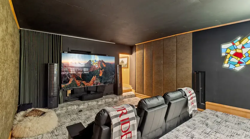 5.01 saison cinq mountain village movie theater3