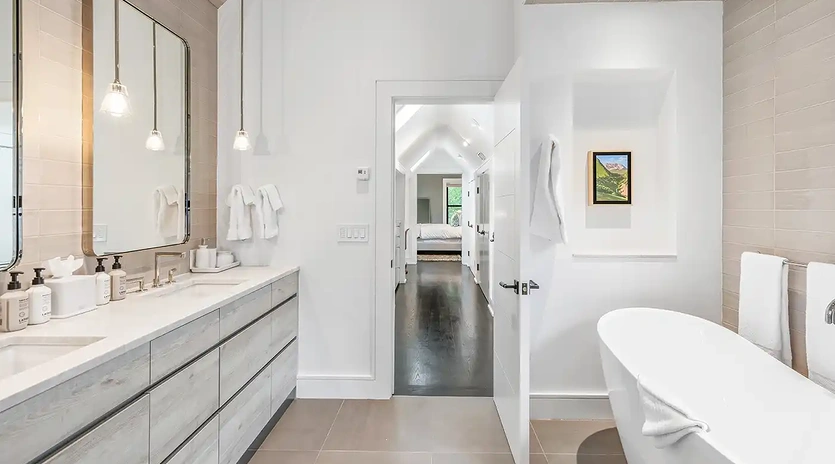 5.3 first chair on oak telluride primary suite bath 1