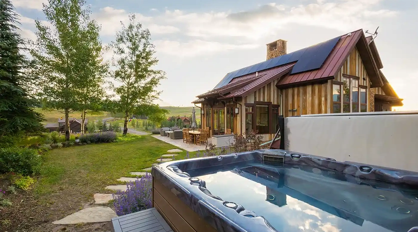 5.7 between the peaks mountain village exterior hot tub1