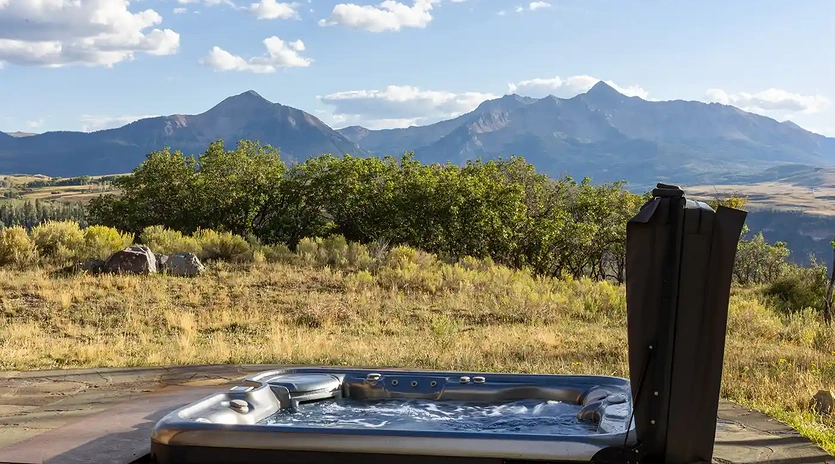 5.8 wild lupine telluride exterior hot tub2