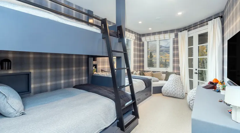 7.0 telluride lorian rise bunk room