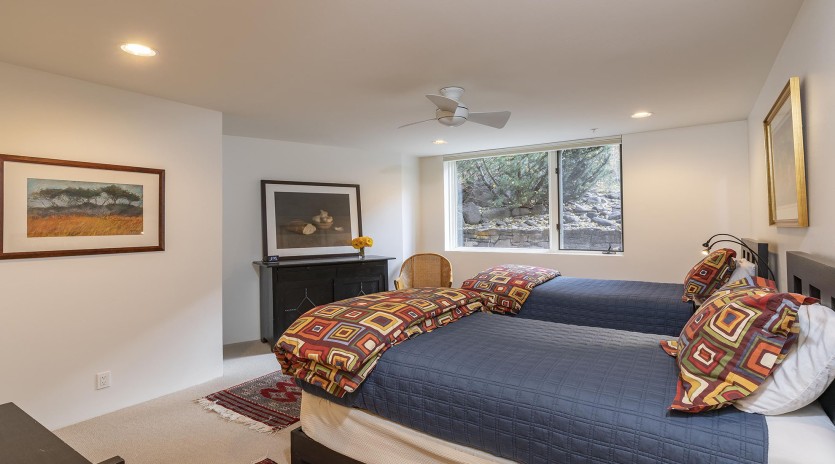 telluride rivers edge retreat guest bedroom