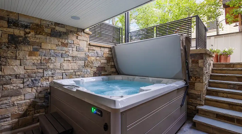 7.12 north aspen telluride hot tub1