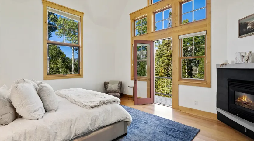 9.01 telluride golden knoll primary suite