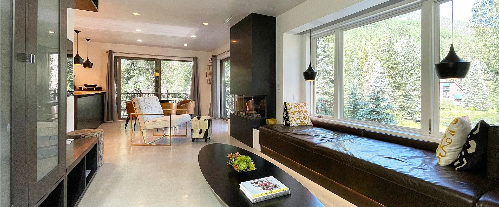 DOWNTOWN MODERN CREEKSIDE
