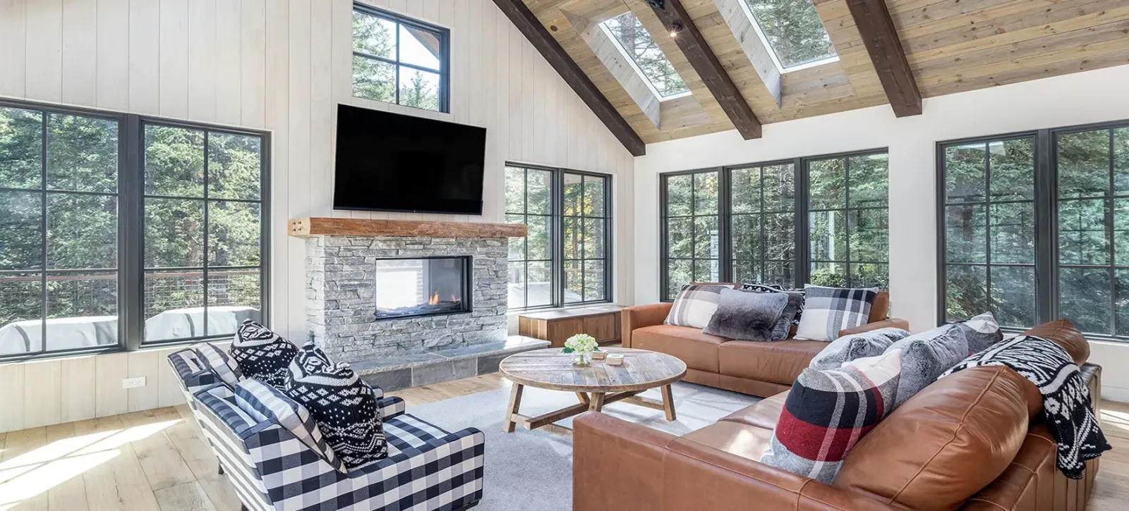 MOUNTAIN MODERN RUSTIC