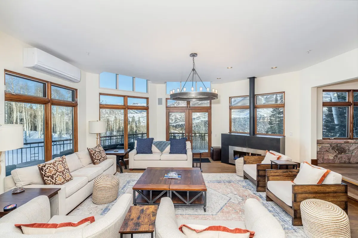 Room for the whole family ski-in ski-out villa